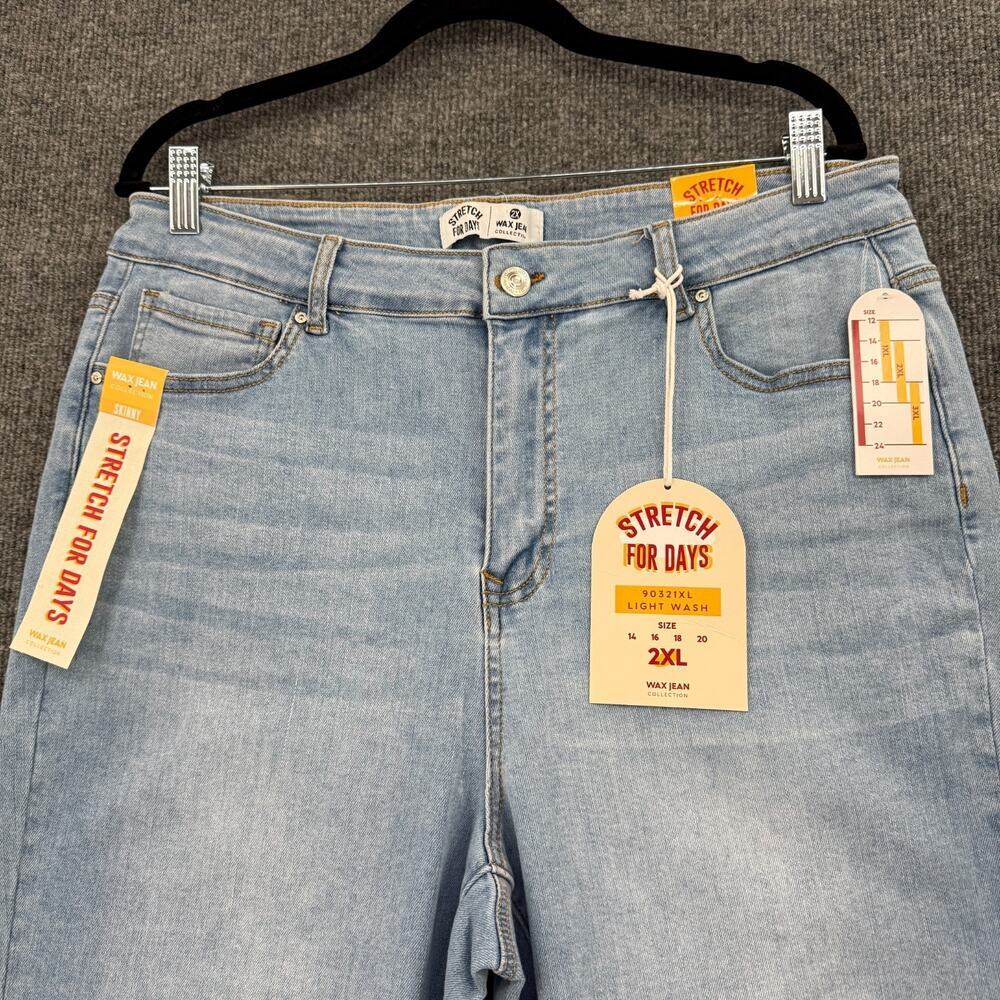 Wax Jeans Denim Shorts Womens 2XL Light Wash Bermuda Stretch Cuffed Mid Rise NWT - Picture 2 of 13